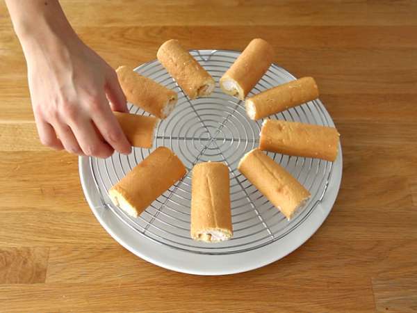 Roti gulung mini stroberi, Macan Merah Muda - Persiapan langkah 8