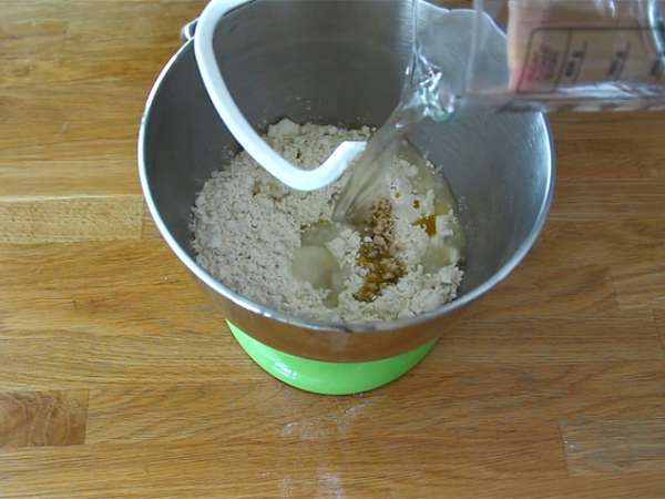 Focaccia, roti Italia dengan rosemary - Persiapan langkah 1