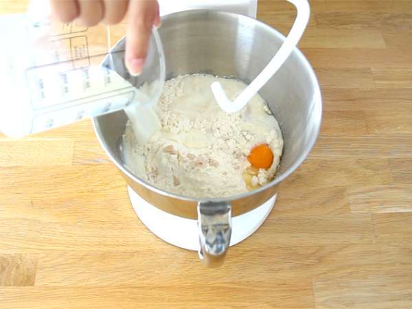 Brioche Cina, diisi dengan puding dan keping cokelat - Persiapan langkah 1