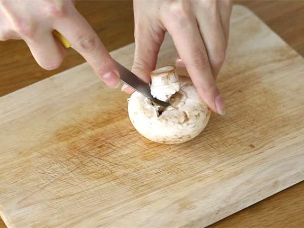 Jamur dengan telur puyuh - Persiapan langkah 1
