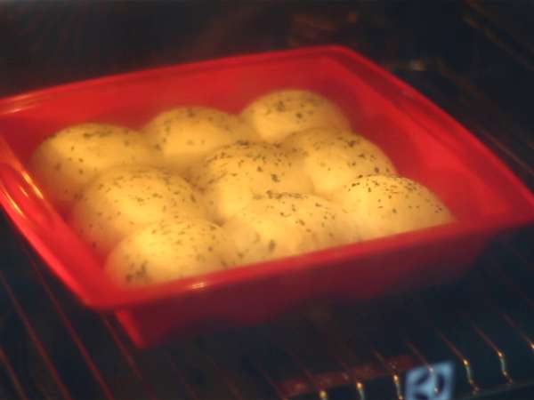 Roti pizza dengan isian ham dan keju - Persiapan langkah 7