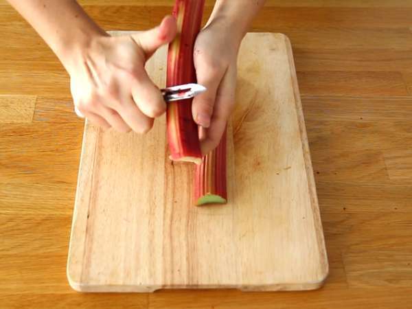 Kue rhubarb terbalik - Persiapan langkah 1
