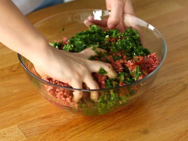 Tajine kefta (bakso cincang dengan bumbu dan rempah-rempah) - Persiapan langkah 4