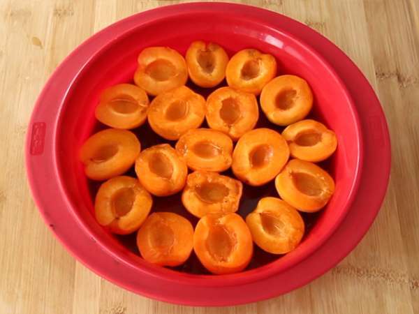 Kue aprikot yang cepat dan mudah - Persiapan langkah 2