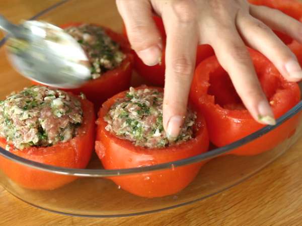 Tomat isi yang cepat dan mudah - Persiapan langkah 5