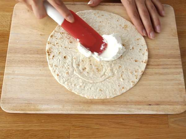 Minuman beralkohol yang dibungkus dengan ham dan roket yang diawetkan - Persiapan langkah 1