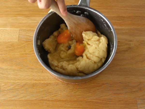 Resep Saint Honoré dijelaskan langkah demi langkah di video - Persiapan langkah 2