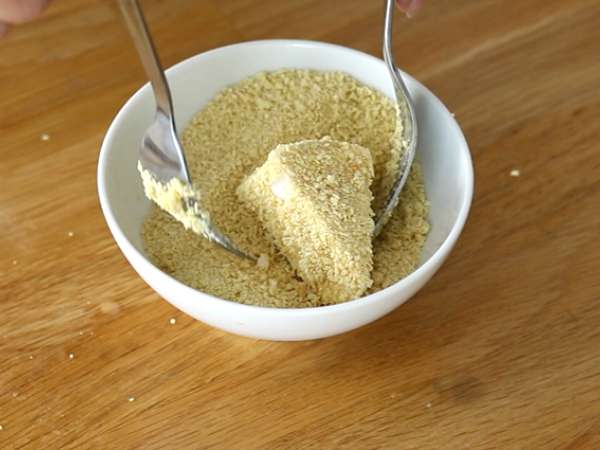 Camembert dilapisi tepung roti, meleleh dan renyah - Persiapan langkah 3