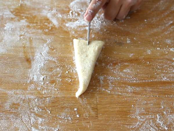 Croissant dijelaskan langkah demi langkah - Persiapan langkah 15