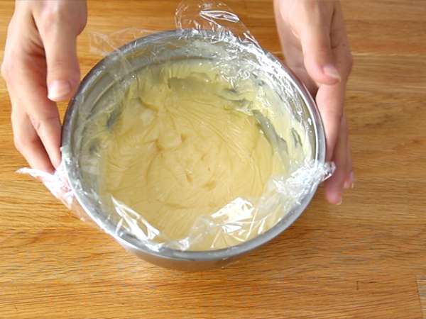 Kue sus dengan krim pistachio dan raspberry - Persiapan langkah 4