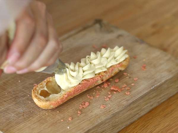 Kue sus dengan krim pistachio dan raspberry - Persiapan langkah 15