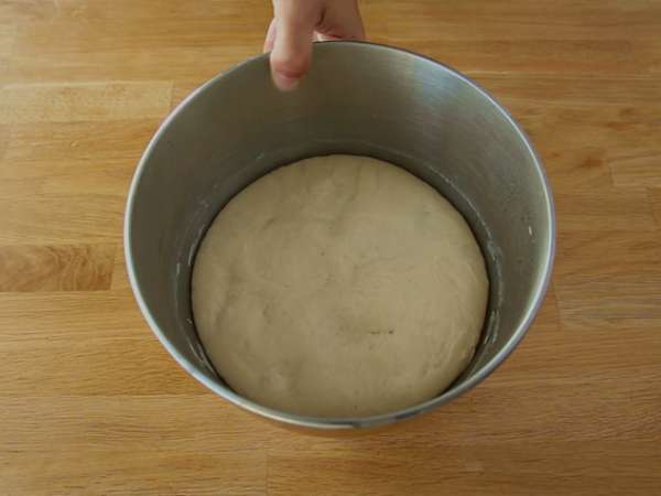 Fougasse dengan bacon dan bawang bombay - Persiapan langkah 2