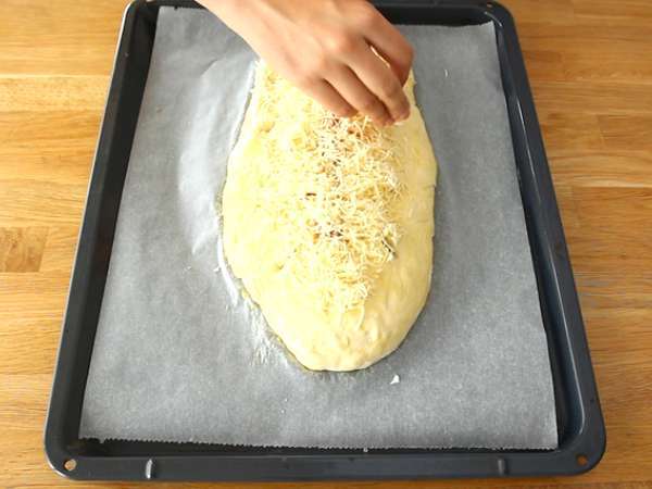 Fougasse dengan bacon dan bawang bombay - Persiapan langkah 9