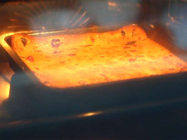 Cokelat putih dan brownies buah merah (Blondie) - Persiapan langkah 4