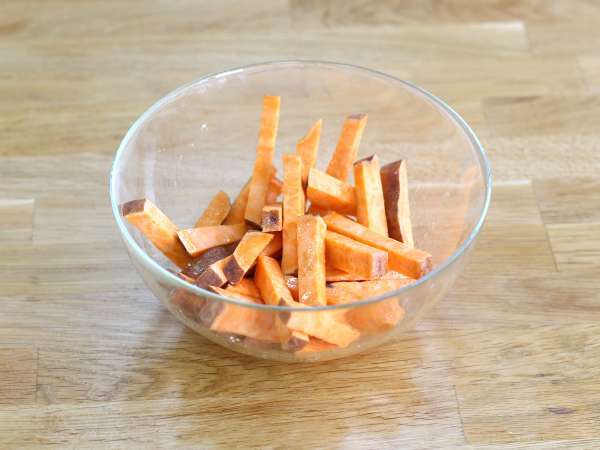 Ubi jalar panggang oven (dengan ayam) - Persiapan langkah 2