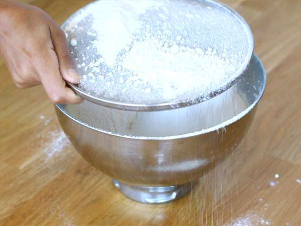 Kue kelapa Brasil - Bolo toalha felpuda - Persiapan langkah 3