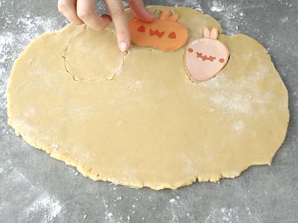 Roti pendek Molang Halloween - Persiapan langkah 3