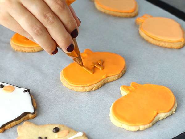 Roti pendek Molang Halloween - Persiapan langkah 8
