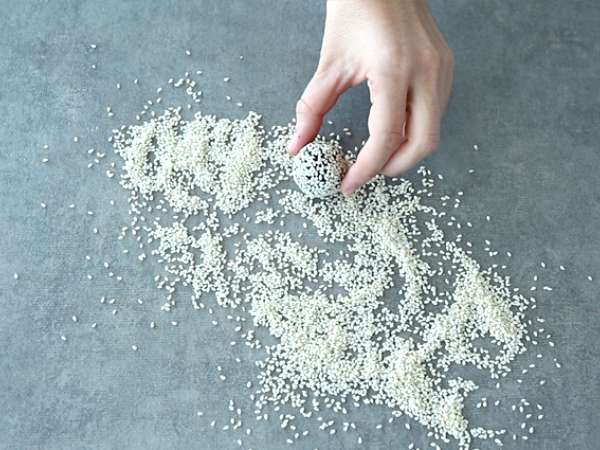 Bola energi dengan kurma - Persiapan langkah 4