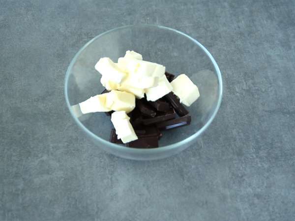 Fondant karamel cokelat dan mentega asin - Persiapan langkah 2