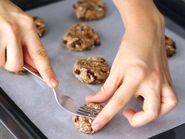 Kue pisang dan cokelat dengan 3 bahan - Persiapan langkah 2