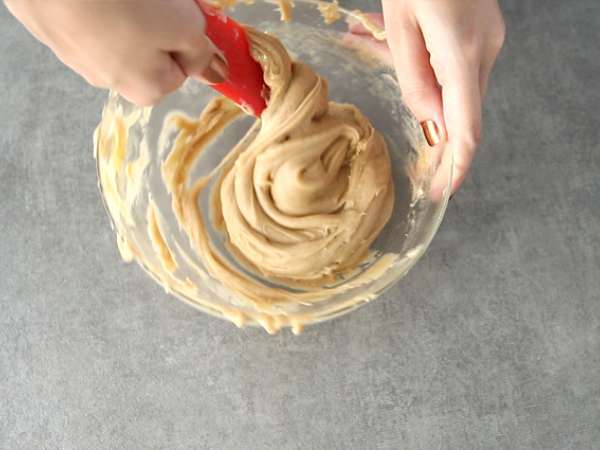 Kue apel, kenari, dan kayu manis - Persiapan langkah 3