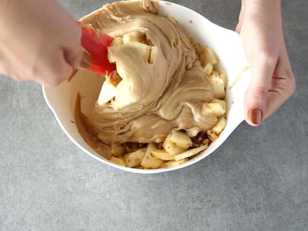 Kue apel, kenari, dan kayu manis - Persiapan langkah 4