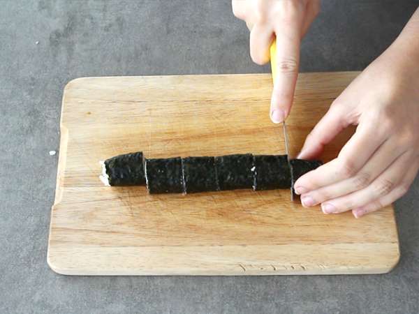 Makis dengan salmon asap dan alpukat - Persiapan langkah 9