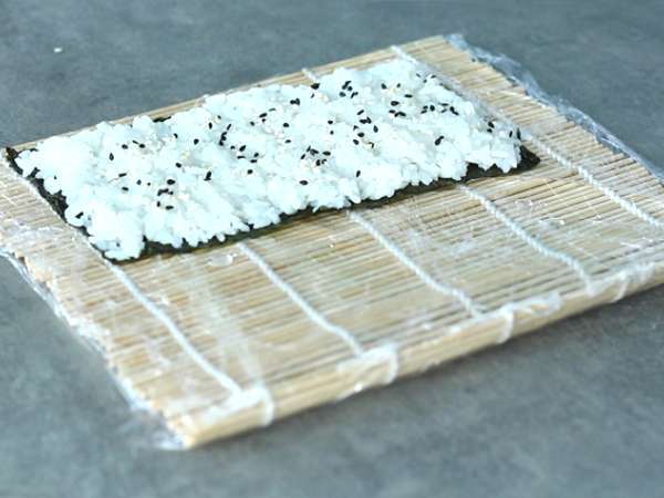 Makis dengan salmon asap dan alpukat - Persiapan langkah 10