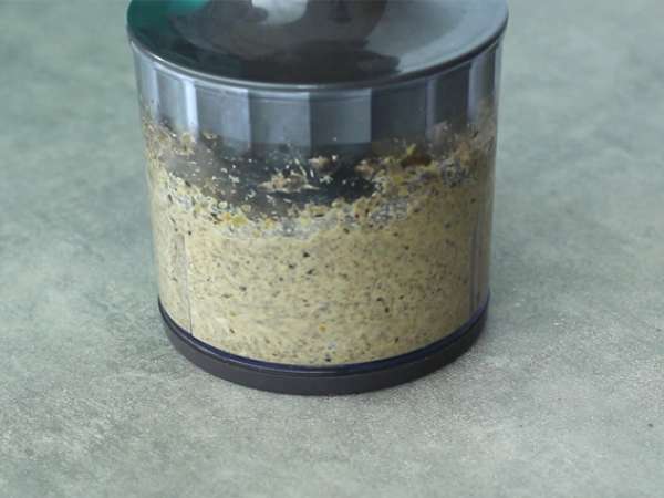 Tapenade cepat dengan buah zaitun hitam - Persiapan langkah 2