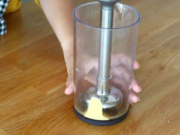 Saus Caesar buatan sendiri - Persiapan langkah 1