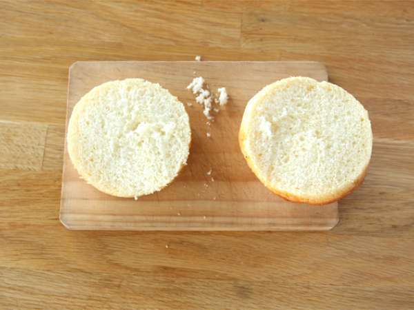 Burger ala Italia: saus pesto, tomat kering, mozzarella - Persiapan langkah 1