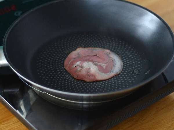 Burger ala Italia: saus pesto, tomat kering, mozzarella - Persiapan langkah 3