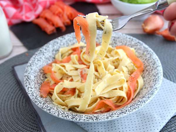 Tagliatelle dengan salmon asap dan adas manis - Persiapan langkah 5