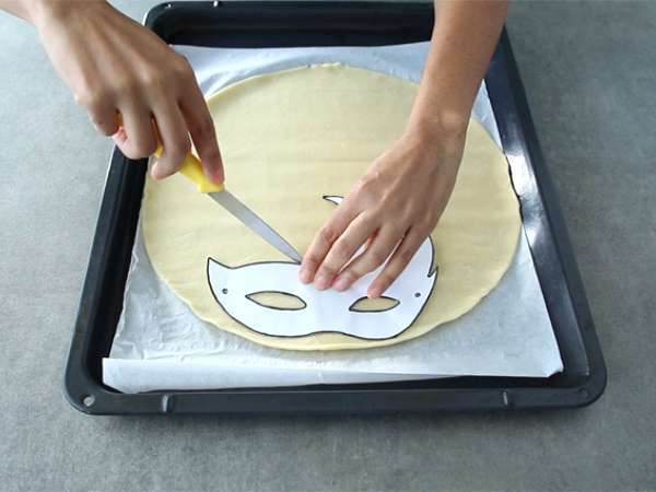 Topeng roti pendek karnaval - Persiapan langkah 1