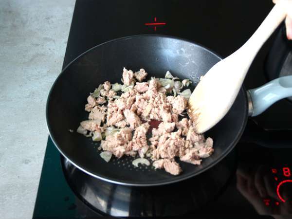Pasta tuna yang mudah - Persiapan langkah 2