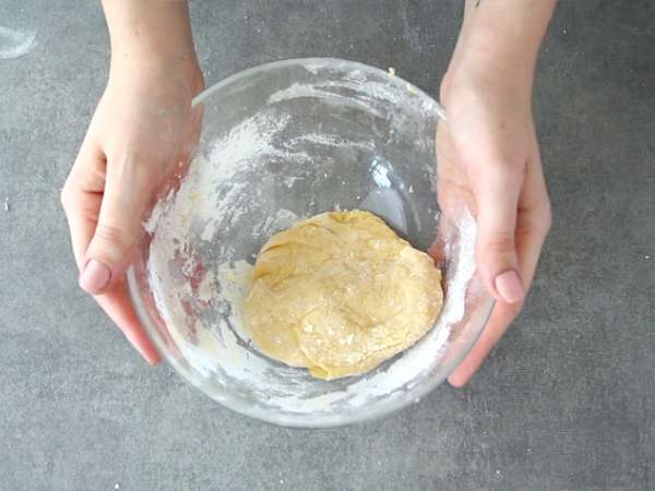 Chiacchiere di carnevale - bugnes panggang Italia - Persiapan langkah 2