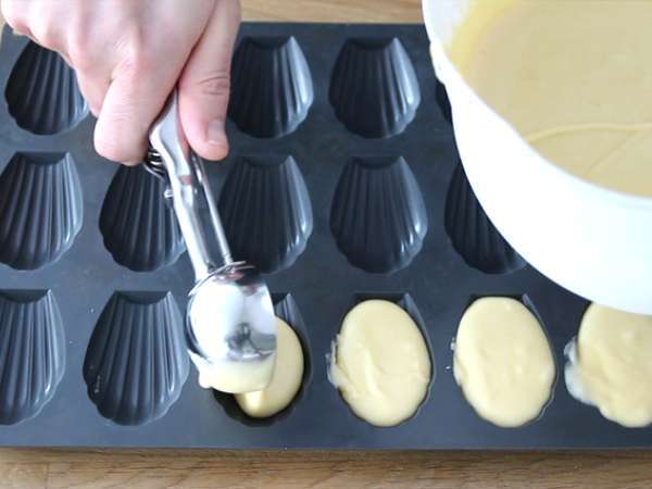 Resep mudah untuk madeleine polos dan lembut - Persiapan langkah 3