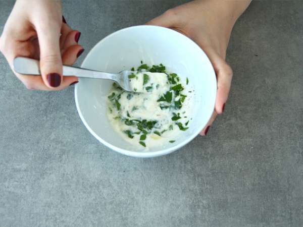 Mentimun dengan saus yoghurt - Persiapan langkah 2