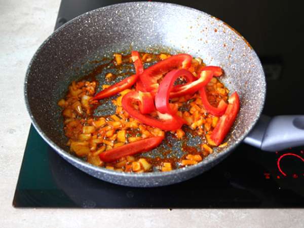 Pasta dengan chorizo - Persiapan langkah 2