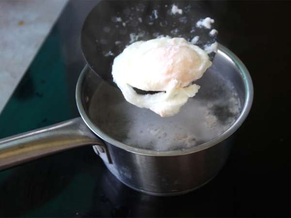 Roti panggang alpukat dengan telur rebus - Persiapan langkah 2