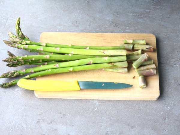 Asparagus dengan saus mousseline - Persiapan langkah 1