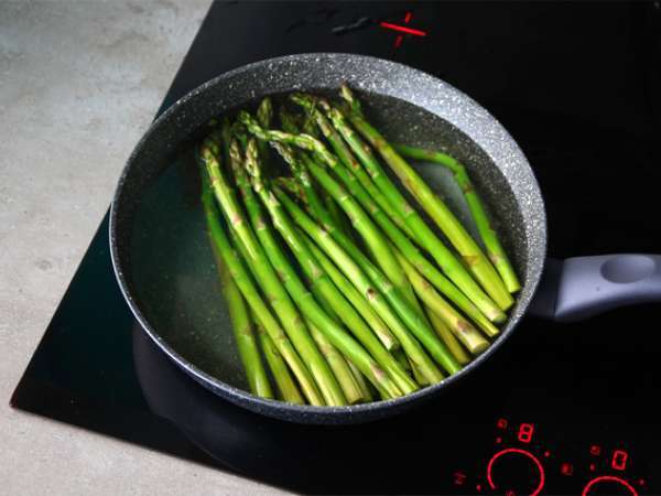 Asparagus dengan saus mousseline - Persiapan langkah 2