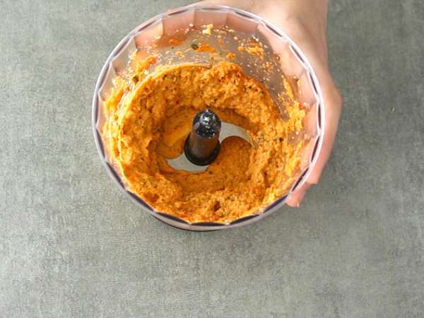 Saus pesto merah - Persiapan langkah 2