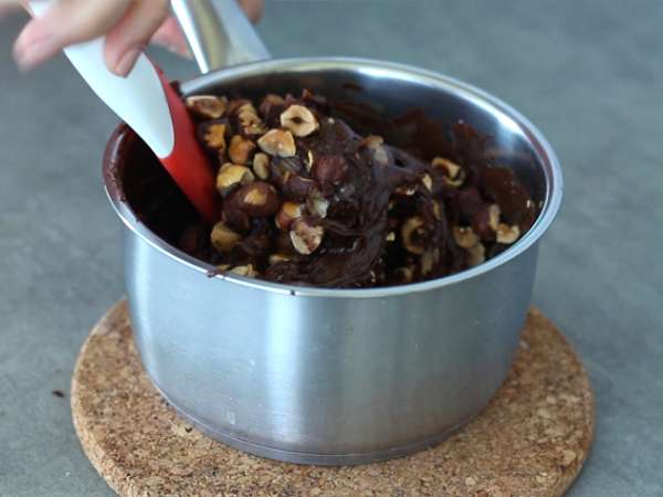 Hazelnut fudge - Kotak cokelat dan hazelnut - Persiapan langkah 2