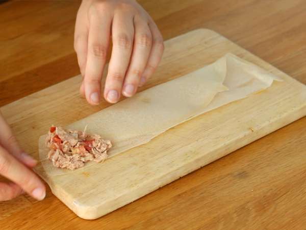 Tuna dan tomat samoussas - Persiapan langkah 2