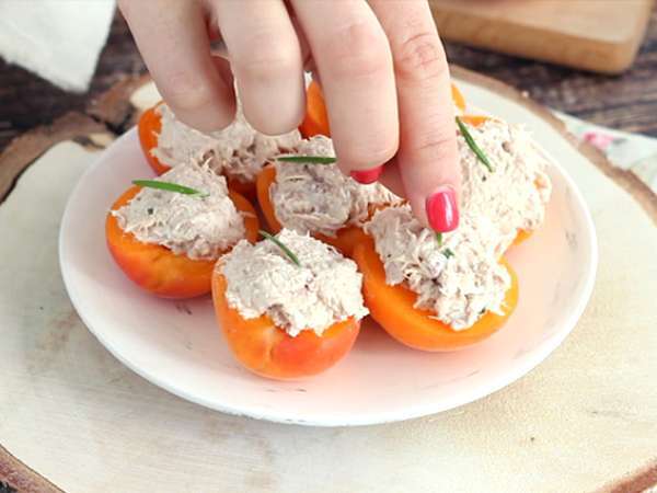 Aprikot yang diisi dengan tuna dan rosemary - Persiapan langkah 2