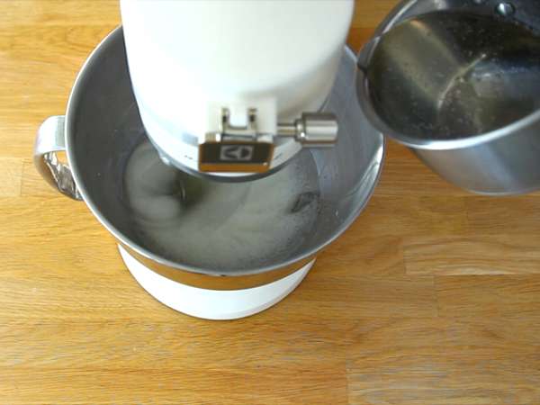 Bagaimana cara membuat krim Chiboust? - Persiapan langkah 6