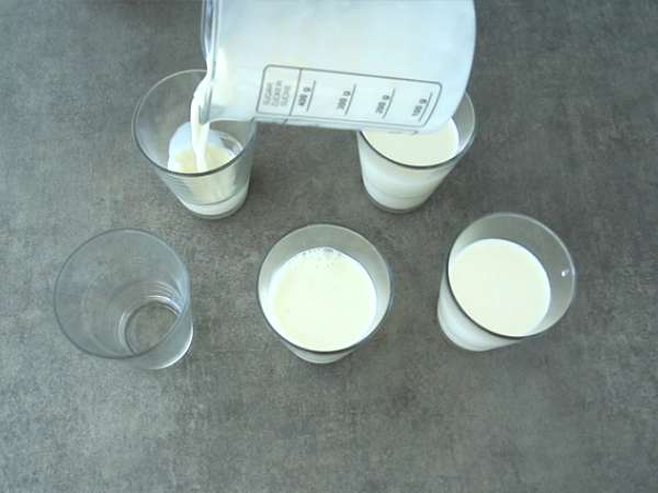 Panna cotta vanila dengan coulis aprikot - Persiapan langkah 3