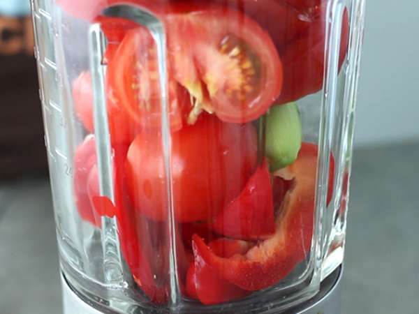 Gazpacho yang segar dan mudah - Persiapan langkah 1